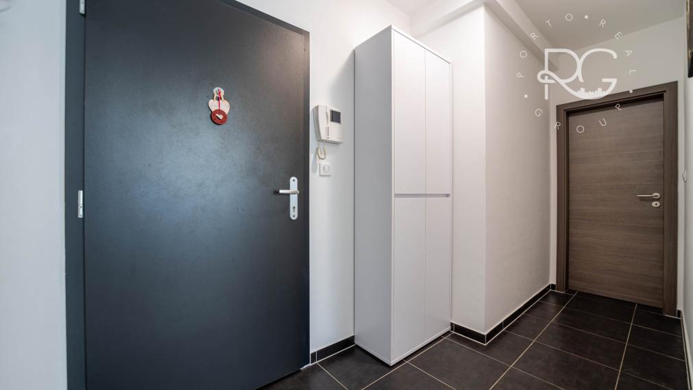 Moderné bývanie v 2-izbovom byte s parkovaním na ulici PRI HRUBEJ LÚKE