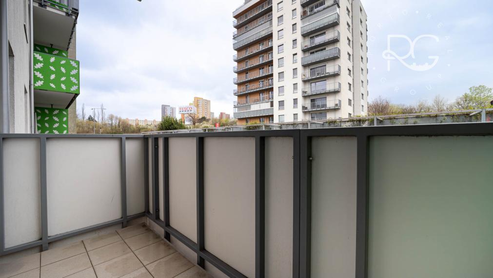 Moderné bývanie v 2-izbovom byte s parkovaním na ulici PRI HRUBEJ LÚKE