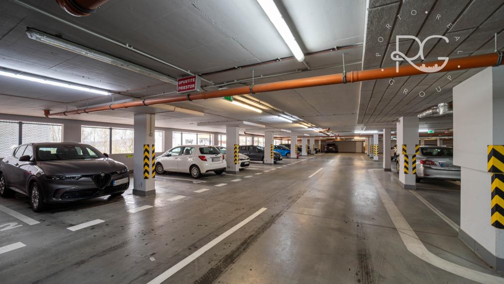 Moderné bývanie v 2-izbovom byte s parkovaním na ulici PRI HRUBEJ LÚKE