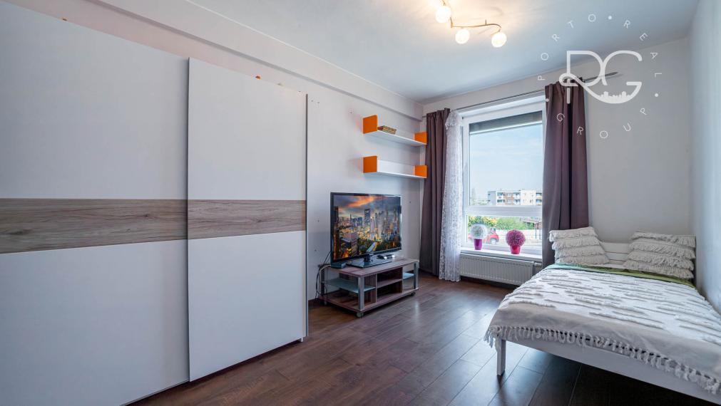 Moderný zariadený 3 izb byt s loggiou, pivnicou a parkovaním 20 min.od BA v krásnej lokalite