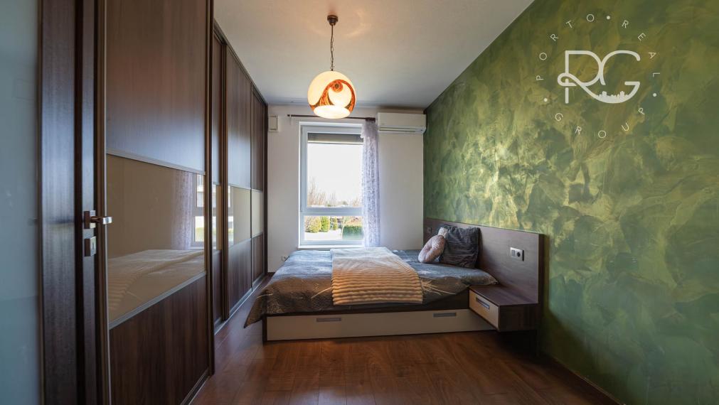 Moderný zariadený 3 izb byt s loggiou, pivnicou a parkovaním 20 min.od BA v krásnej lokalite