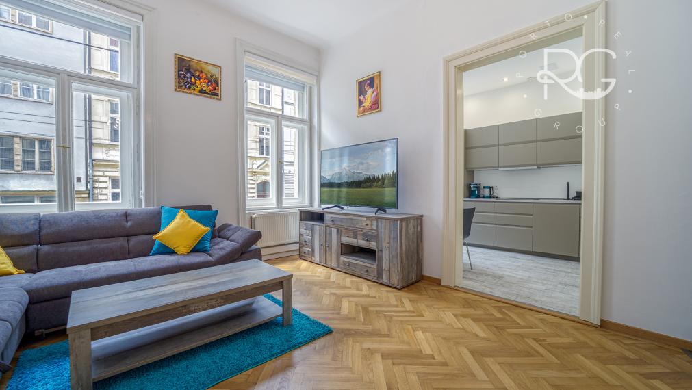 Krásny staromestský kompletne zariadený 2izb byt na Palisádoch na prenájom