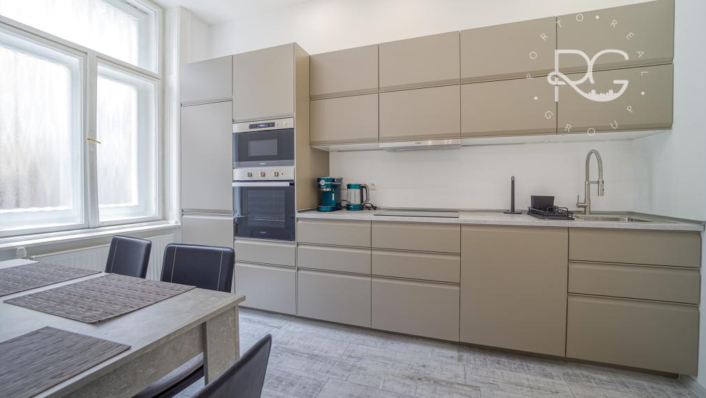 Krásny staromestský kompletne zariadený 2izb byt na Palisádoch na prenájom