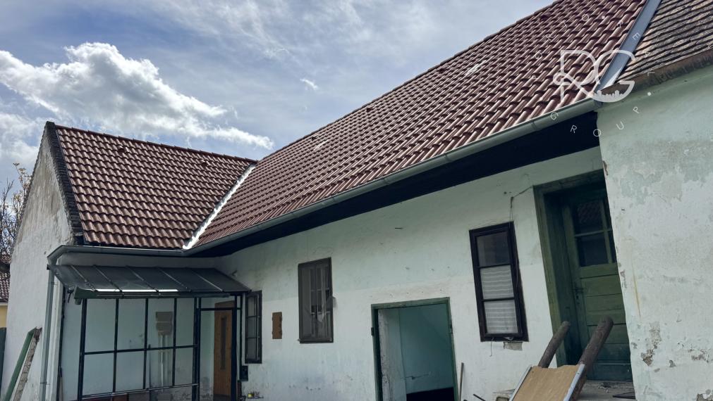 Rodinný dom na kompletnú rekonštrukciu - výborná lokalita Vajnory