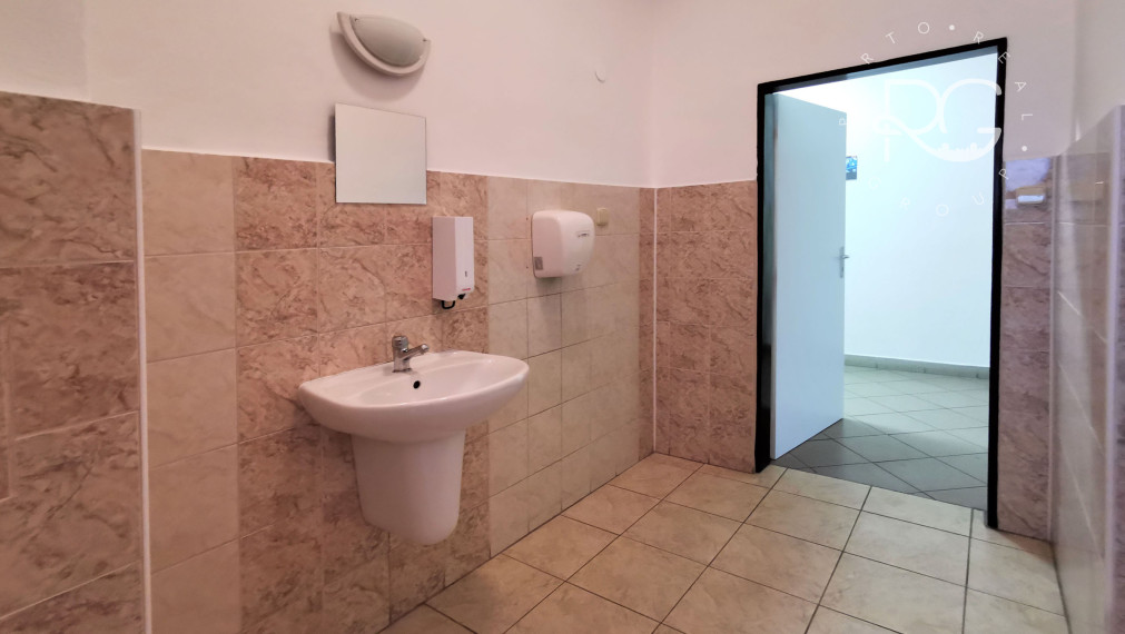 Na prenájom kancelária 18 m2 Wolkrova, Bratislava V – Petržalka