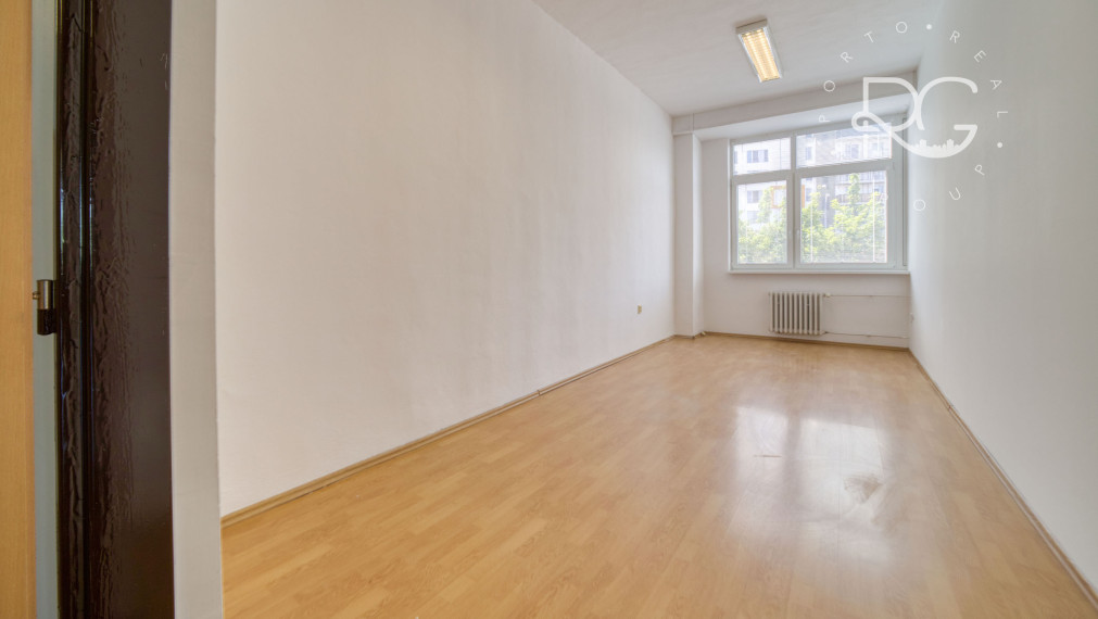 Na prenájom kancelária 18 m2 Wolkrova, Bratislava V – Petržalka