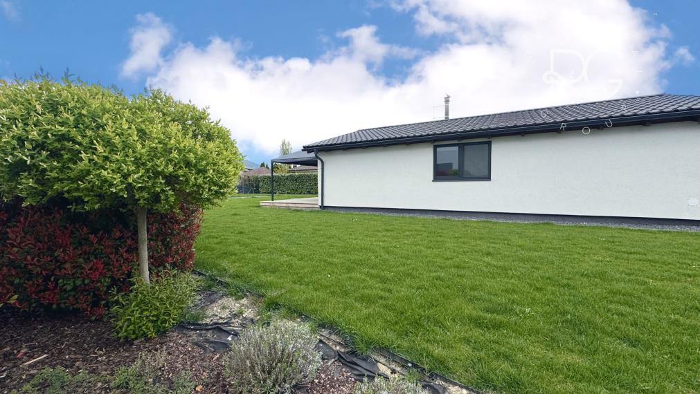 Moderný zariadený 4izb bungalov na 7árovom pozemku 20 min.od BA