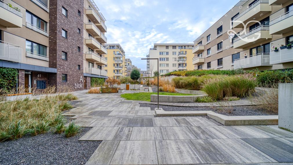=PRENAJATÉ=Moderný klimatizovaný kompletne zariadený 2 izb byt s balkónom, pivnicou a parkovaním