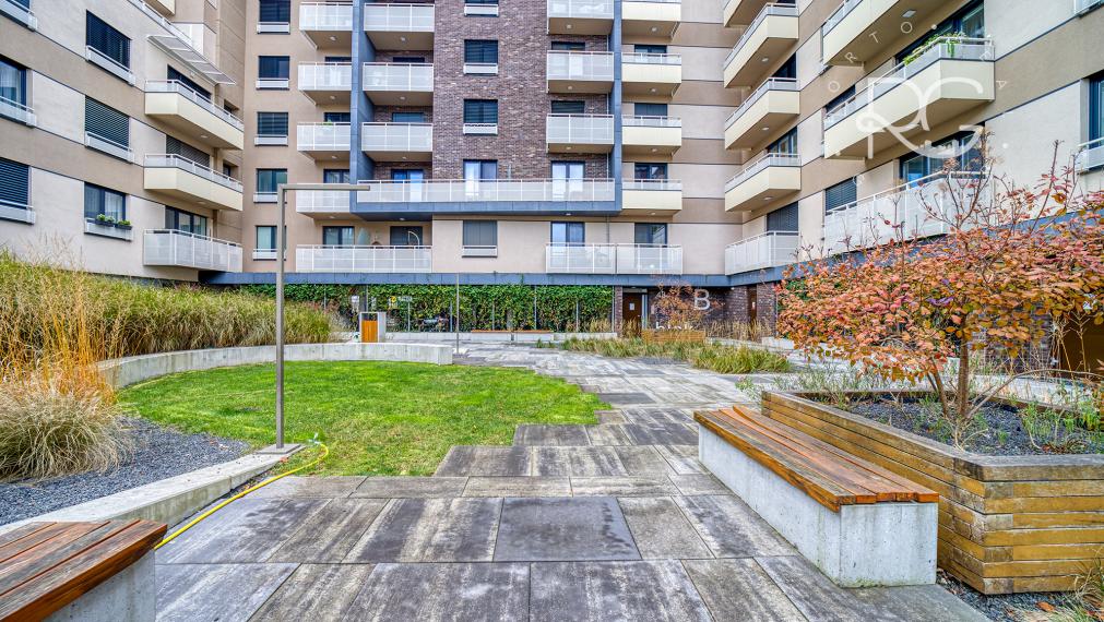 =PRENAJATÉ=Moderný klimatizovaný kompletne zariadený 2 izb byt s balkónom, pivnicou a parkovaním