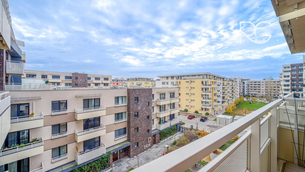 =PRENAJATÉ=Moderný klimatizovaný kompletne zariadený 2 izb byt s balkónom, pivnicou a parkovaním