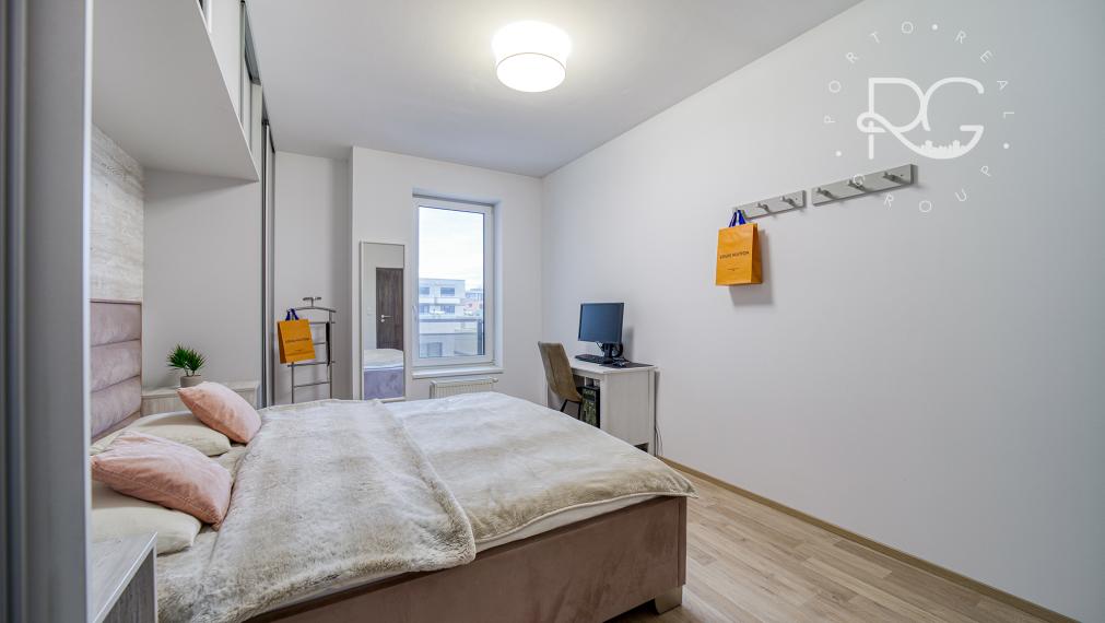 =PRENAJATÉ=Moderný klimatizovaný kompletne zariadený 2 izb byt s balkónom, pivnicou a parkovaním