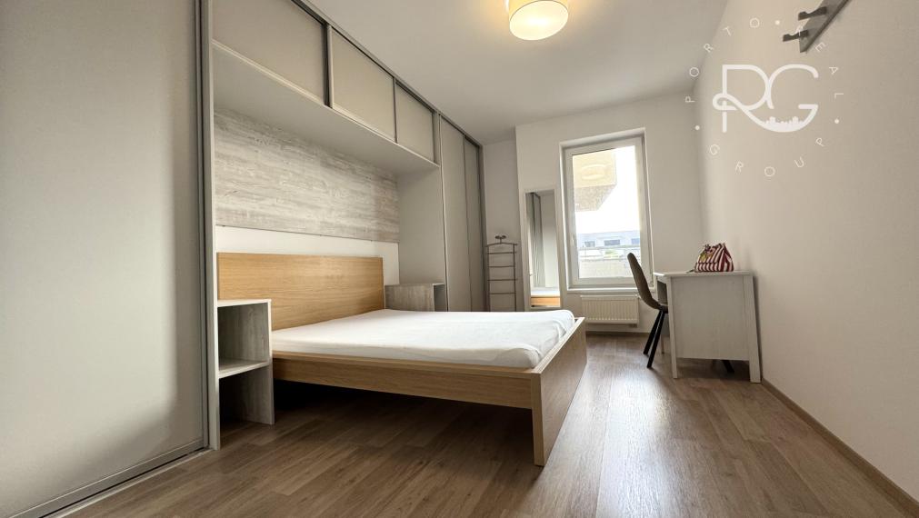=PRENAJATÉ=Moderný klimatizovaný kompletne zariadený 2 izb byt s balkónom, pivnicou a parkovaním