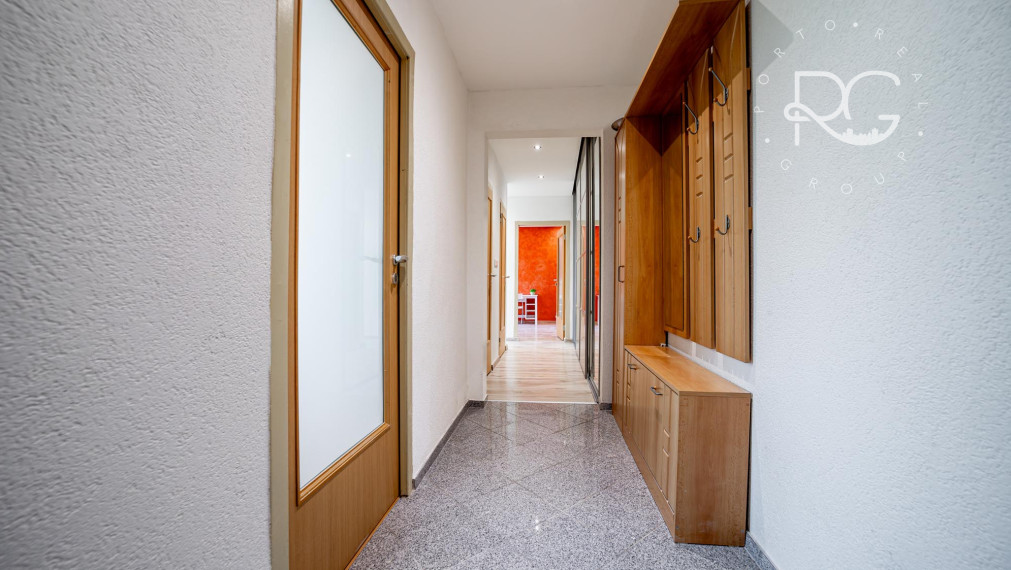 PREDAJ/ kompletne zrekonštruovaný 2 – izb. byt/ Bratislava - Petržalka