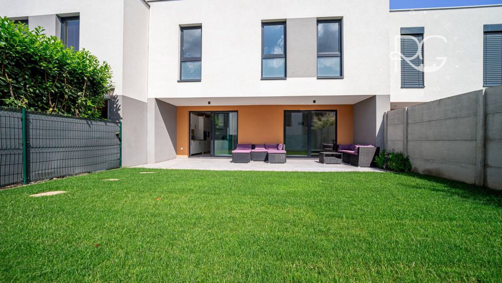 Moderný 4 – izbový RD so záhradou a terasou v projekte MAGNÓLIA VILLAGE, SENEC