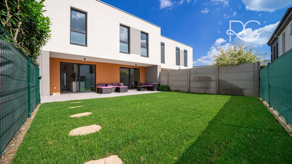 Moderný 4 – izbový RD so záhradou a terasou v projekte MAGNÓLIA VILLAGE, SENEC