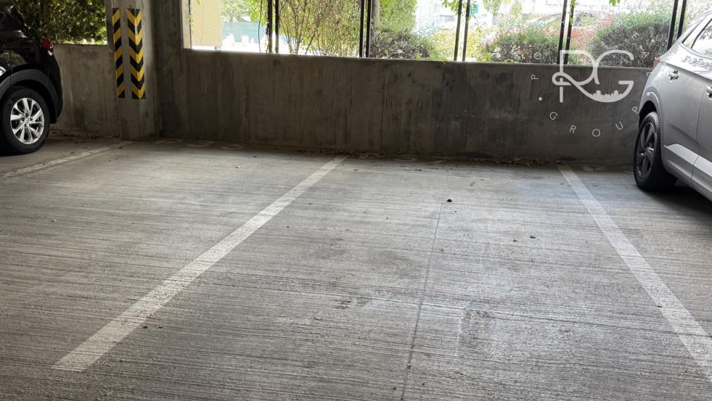 Moderný 2izb zariadený byt s balkónom a parkovaním