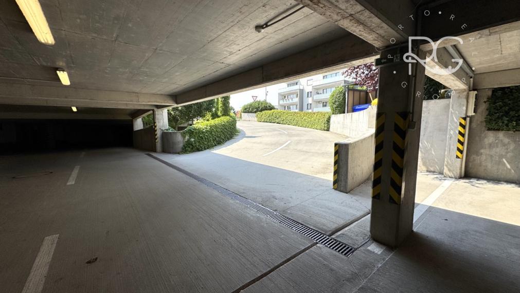 Moderný 2izb zariadený byt s balkónom a parkovaním
