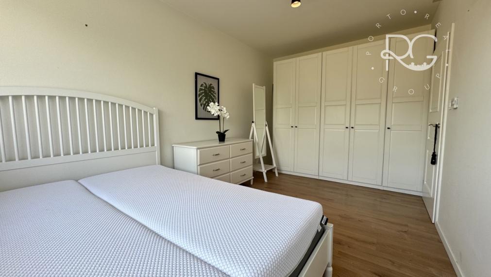 Moderný 2izb zariadený byt s balkónom a parkovaním