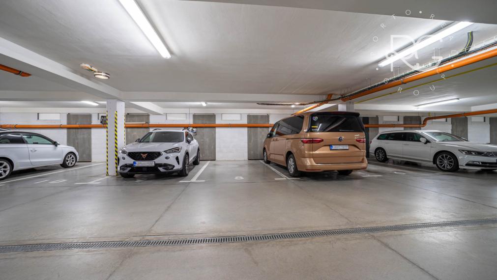 Klimatizovaný zariadený 3 izb byt s loggiou, pivnicou a parkovaním 20 min.od BA v krásnej lokalite
