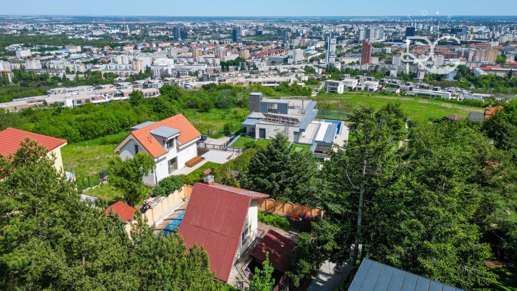 EXKLUZÍVNE NA PREDAJ – záhradná chata s výhľadom na BRATISLAVU - KOLIBA