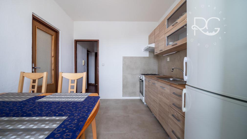 3-IZBOVÝ BYT VHODNÝ PRE ŠTUDENTOV , BRATISLAVA – NOBELOVÁ ULICA