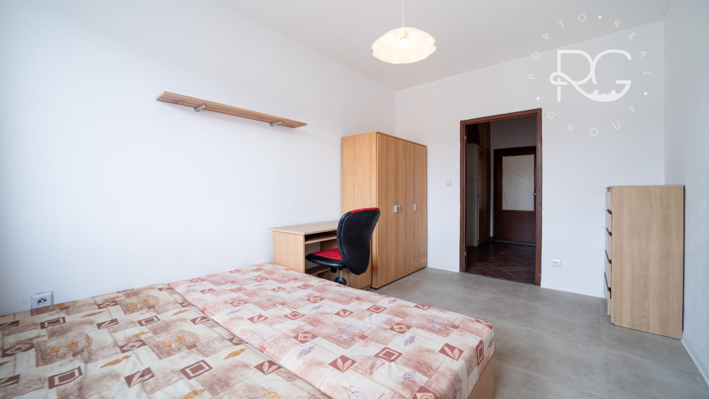 3-IZBOVÝ BYT VHODNÝ PRE ŠTUDENTOV , BRATISLAVA – NOBELOVÁ ULICA