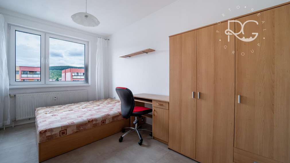 3-IZBOVÝ BYT VHODNÝ PRE ŠTUDENTOV , BRATISLAVA – NOBELOVÁ ULICA