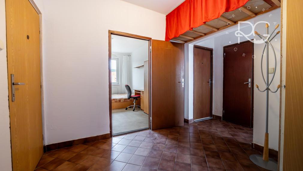3-IZBOVÝ BYT VHODNÝ PRE ŠTUDENTOV , BRATISLAVA – NOBELOVÁ ULICA