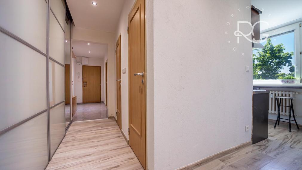 PREDAJ/ kompletne zrekonštruovaný 2 – izb. byt/ Bratislava - Petržalka