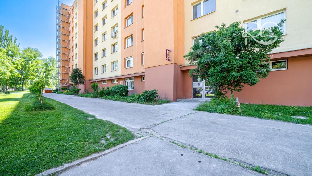 PREDAJ/ kompletne zrekonštruovaný 2 – izb. byt/ Bratislava - Petržalka
