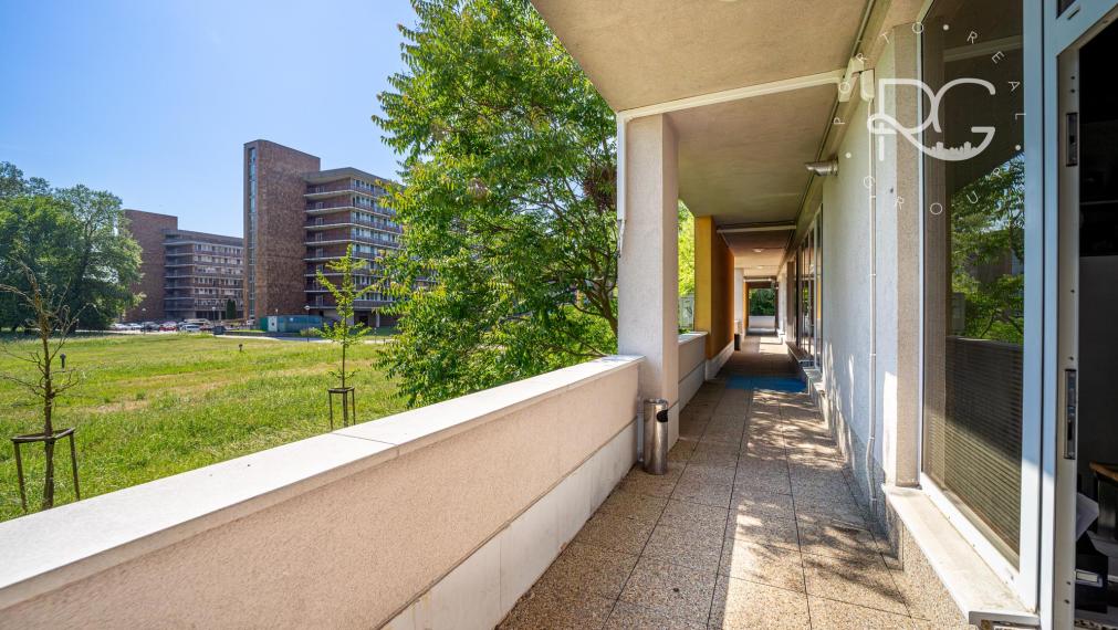 MODERNÝ NEBYTOVÝ PRIESTOR 93 m² + 3 PARKOVACIE MIESTA | ANTOLSKÁ, PETRŽALKA
