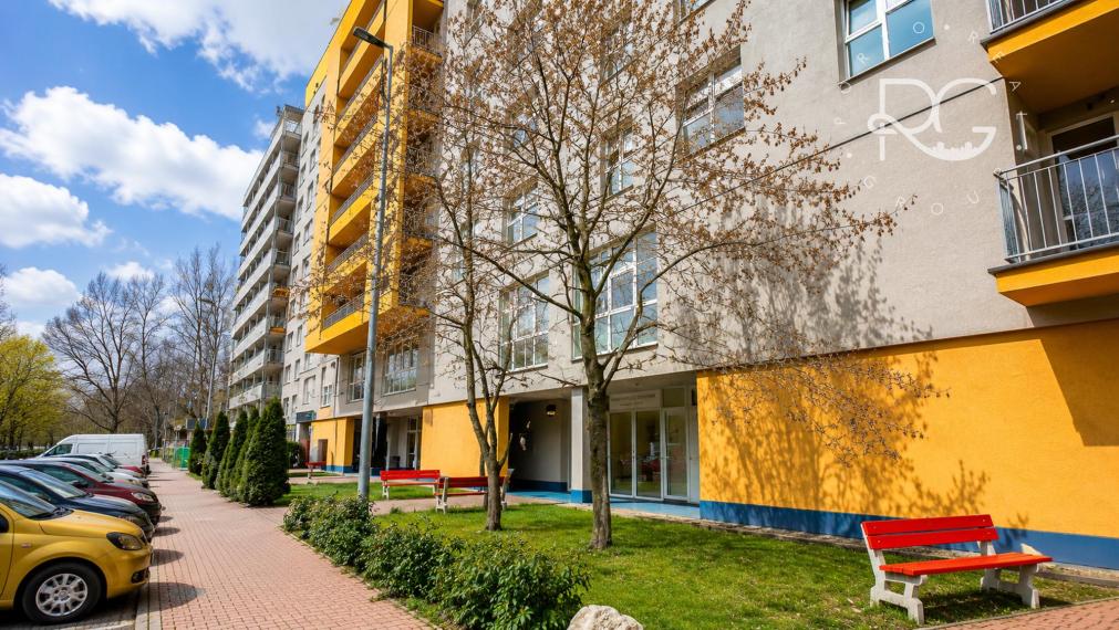 MODERNÝ NEBYTOVÝ PRIESTOR 93 m² + 3 PARKOVACIE MIESTA | ANTOLSKÁ, PETRŽALKA
