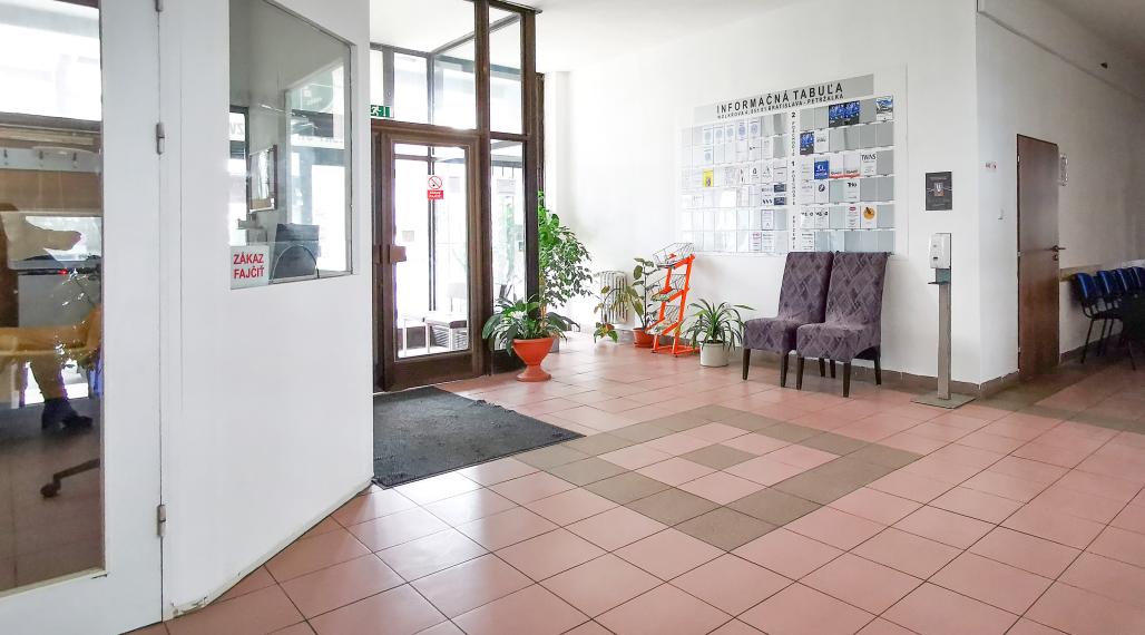 Na prenájom kancelária 23 m2 Wolkrova, Bratislava V – Petržalka