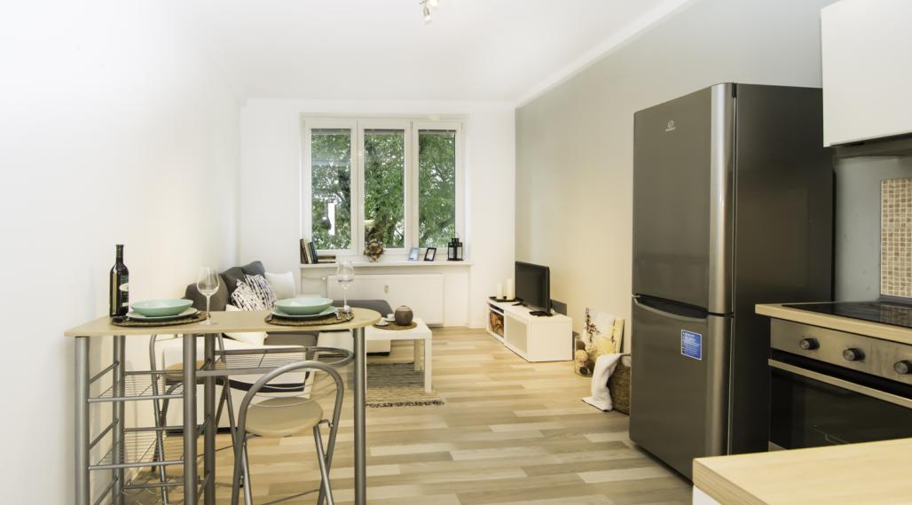 = PRENAJATÉ= 2 izbový byt s PARKOVANÍM, ul. Zvolenská, Ružinov II - Mlynské nivy