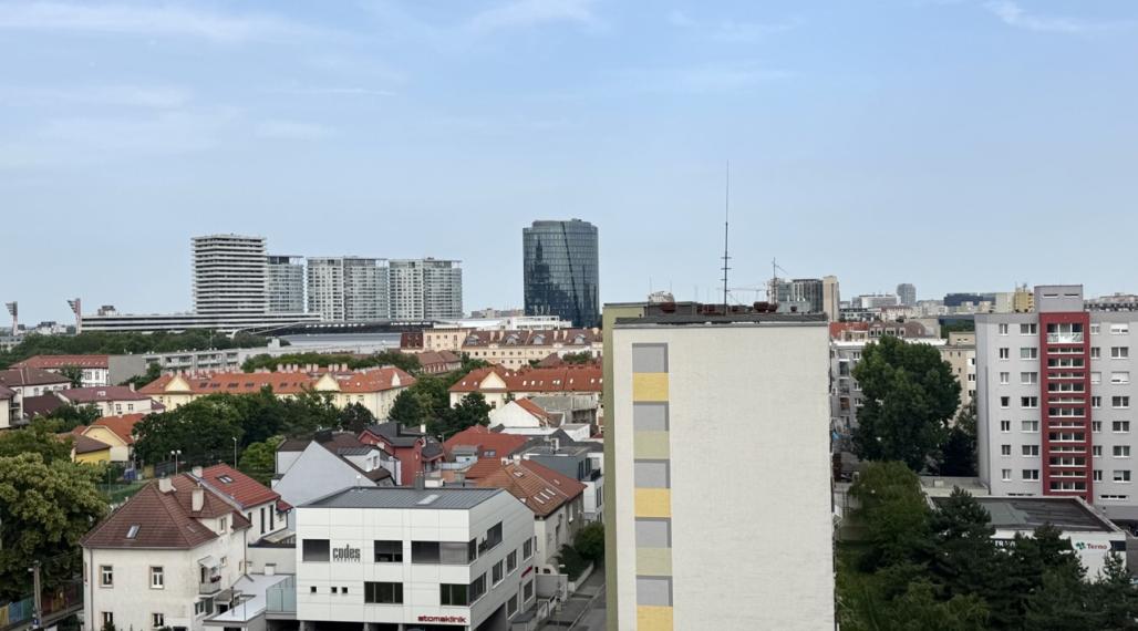 =PREDANÉ=3izb.byt s loggiou a garážou vhodný na rekonštrukciu vo výbornej lokalite