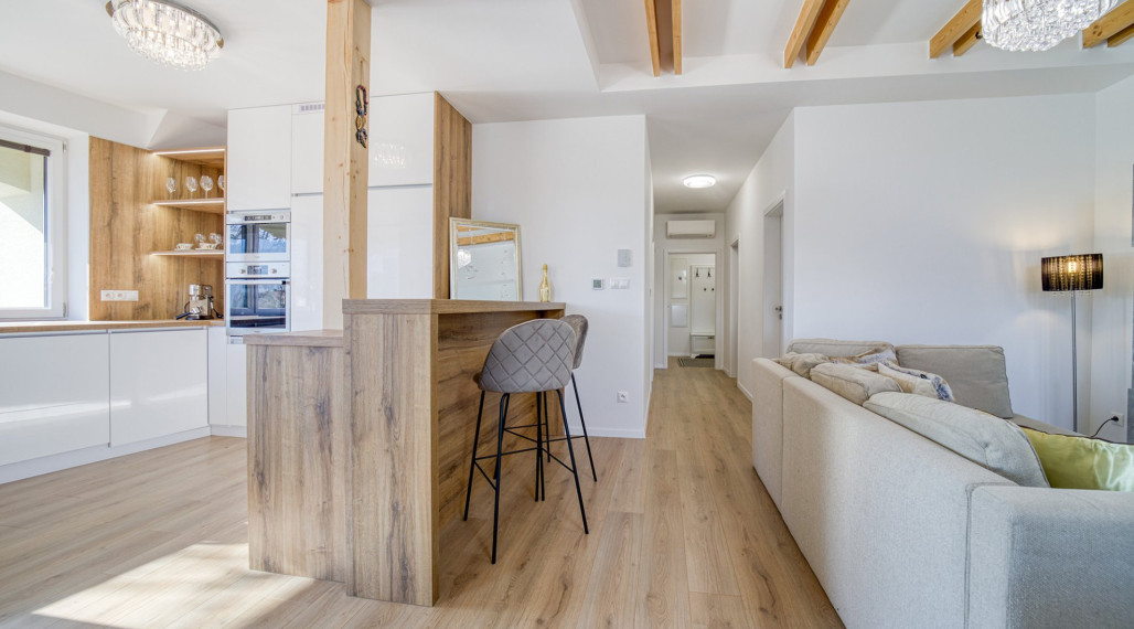 =PRENAJATÉ=Krásny dizajnový 3izb byt s terasou, šatníkom a parkovaním v novostavbe v najlepšej časti Šamorína