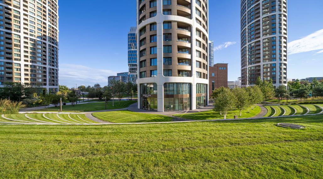 = PRENAJATÉ = 2-izbový luxusný byt s výhľadom na Staré Mesto – SKY PARK - VIDEO