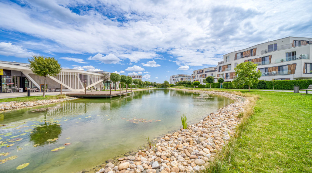 Príjemný 3-izbový byt s predzáhradkou a parkovaním TRI VODY - MALINOVO