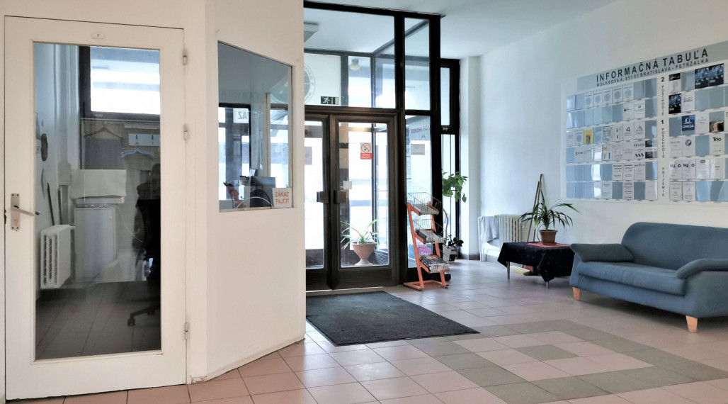 Na prenájom kancelária 18 m2 Wolkrova, Bratislava V – Petržalka