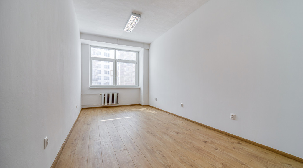 Na prenájom kancelária 19,60 m2 Wolkrova, Bratislava V – Petržalka