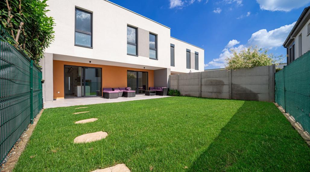 Moderný 4 – izbový RD so záhradou a terasou v projekte MAGNÓLIA VILLAGE, SENEC