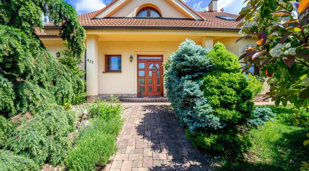 Pôsobivý RD v toskánskom štýle s bazénom a nádhernou záhradou