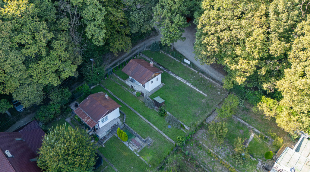 2 pozemky pri lese s krásnym výhľadom v lukratívnej časti Bratislava III - AHOJ