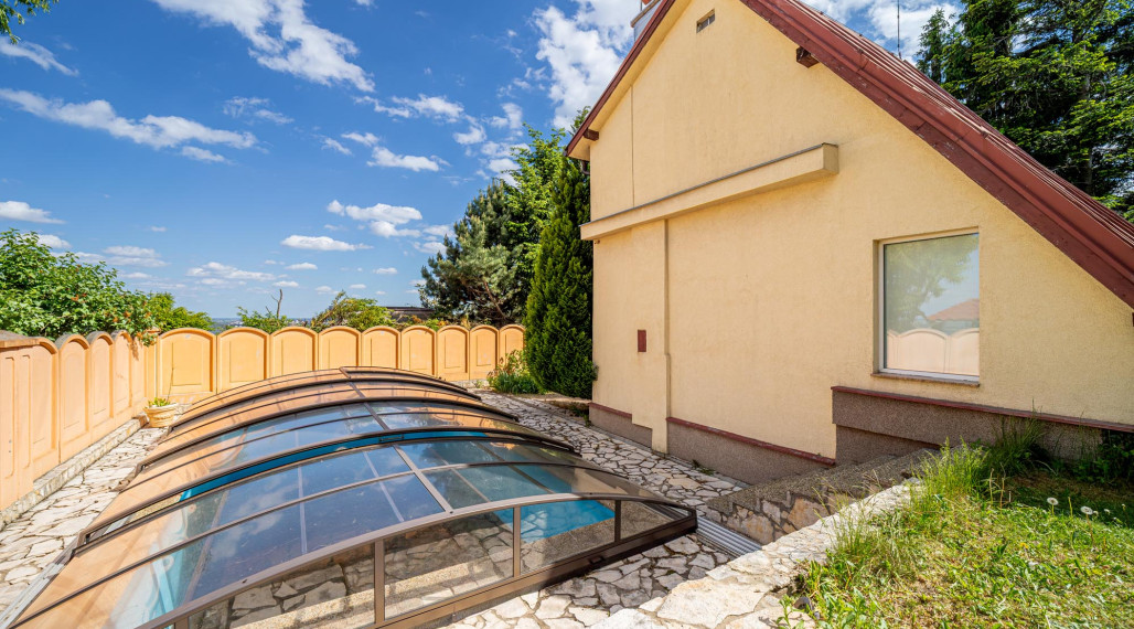 EXKLUZÍVNE NA PREDAJ – záhradná chata s výhľadom na BRATISLAVU - KOLIBA