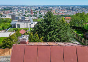 EXKLUZÍVNE NA PREDAJ – záhrada s chatkou a výhľadom na BRATISLAVU - KOLIBA - fotografia 3