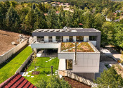Prémiová nízkoenergetická vila s bazénom, výťahom a trojgarážou v prestížnej lokalite - fotografia 31