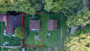 Pozemok s rekreačnou chatou a krásnym výhľadom v lukratívnej časti Bratislava III - AHOJ - fotografia 1