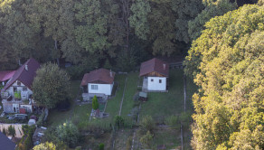 Pozemok s rekreačnou chatou a krásnym výhľadom v lukratívnej časti Bratislava III - AHOJ - fotografia 3