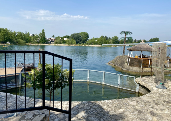 =PREDANÉ= Krásny 2izb apartmán vo veľmi lukratívnej lokalite na brehu jazera Nové Košariská - možnosť odpočtu DPH