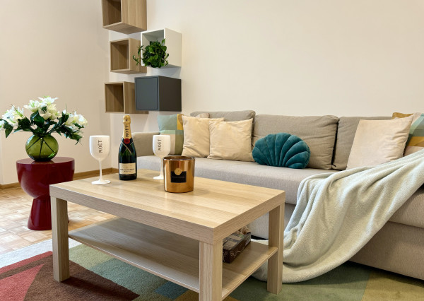 =PRENAJATÉ= Pekný nový 2izb byt s balkónom a pivnicou vo výbornej lokalite s bezproblémovým parkovaním